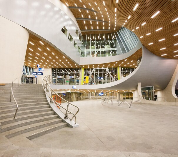 JYTE1D The main hall at Central Station in Arnhem at night