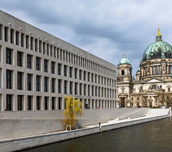 City Palace with Humboldt Forum, the Berlin Cathedral in the district Mitte, river Spree, Berlin, Germany.<br />
das Stadtschloss mit Humboldt Forum, der Be 2PXEADK City Palace with Humboldt Forum, the Berlin Cathedral in the district Mitte, river Spree, Berlin, Germany.<br />
das Stadtschloss mit Humboldt Forum, der Be