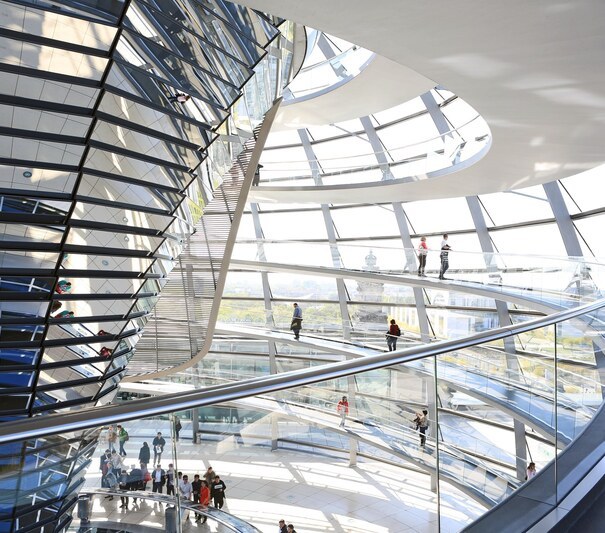 KG27KR The Dome by Norman Foster, Reichstag Parliament Building, Berlin, Germany, Europe