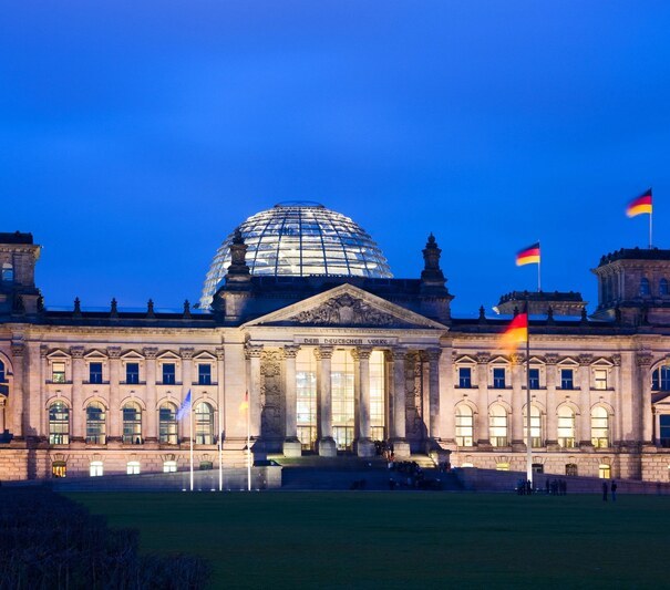 B8Y3A9 Glass Dome by Architect Norman Foster over the Reichstag Parliament Building Berlin Germany
